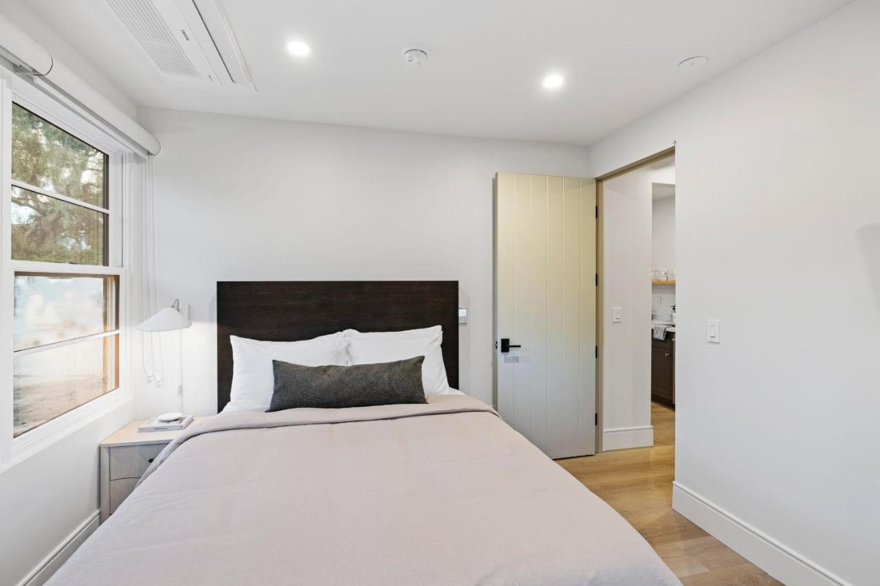 Casa Jardin - Boutique Suites In Downtown サンタバーバラ エクステリア 写真