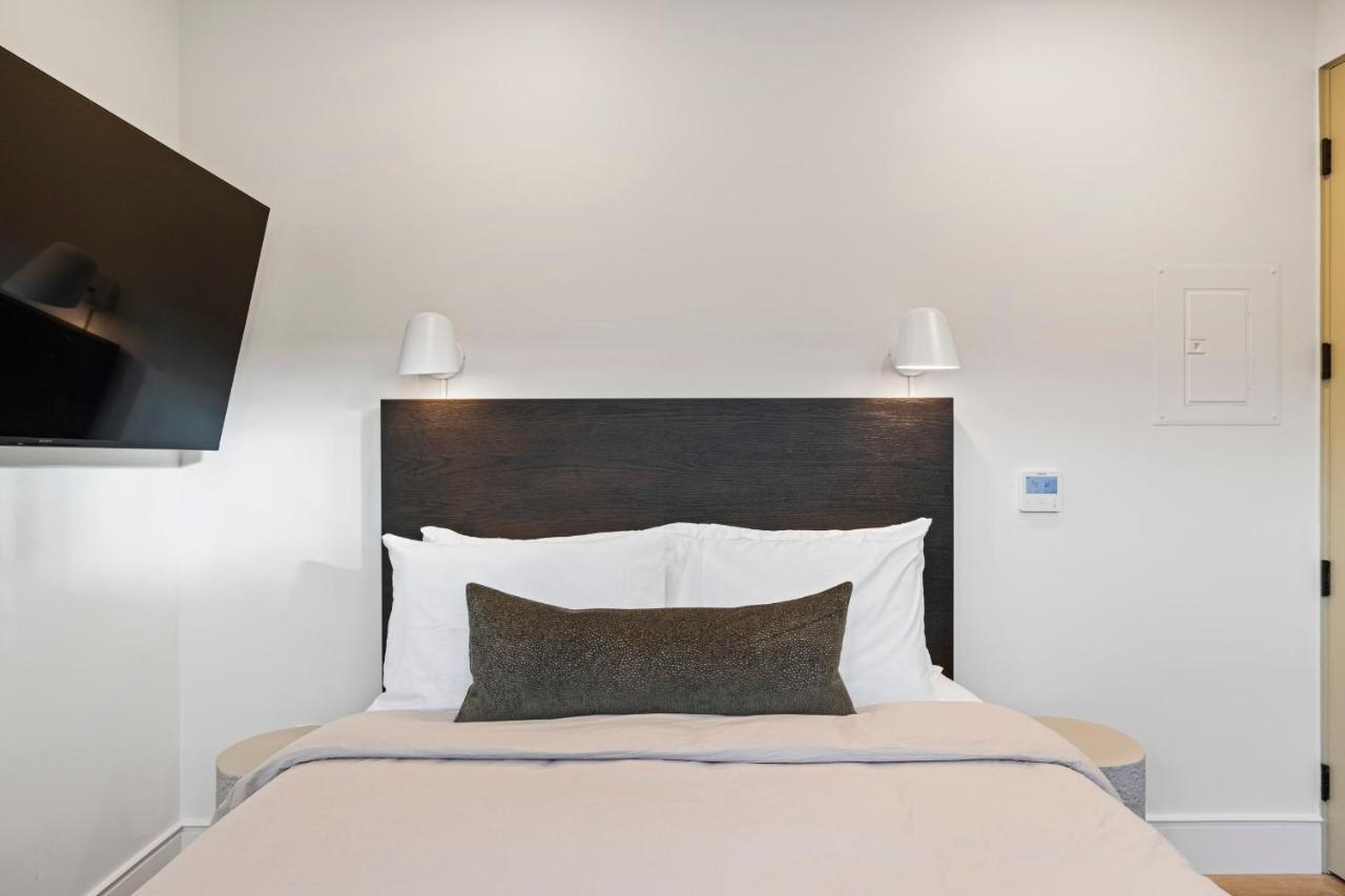 Casa Jardin - Boutique Suites In Downtown サンタバーバラ エクステリア 写真